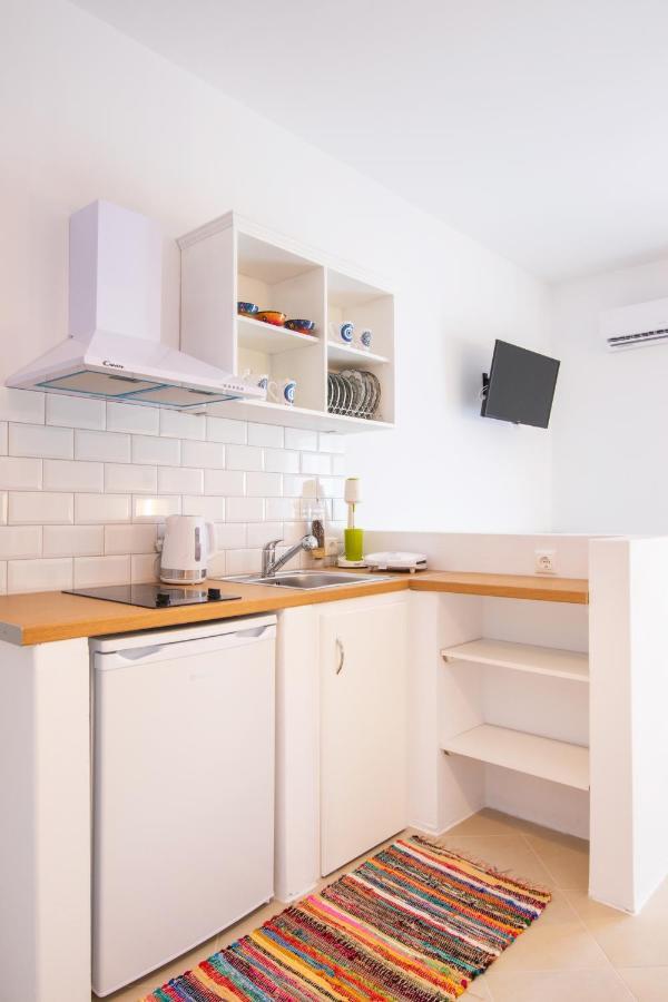 Anemos Guest Apts Карпатос Екстериор снимка